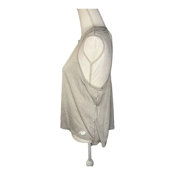 New Balance Women’s Medium (No tags) Gray Running Tank Top - Picture 2 of 5